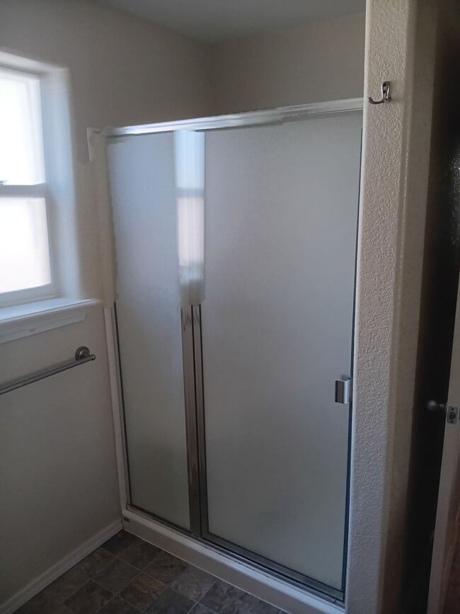 Building Photo - Cozy and Spacious Home for Rent