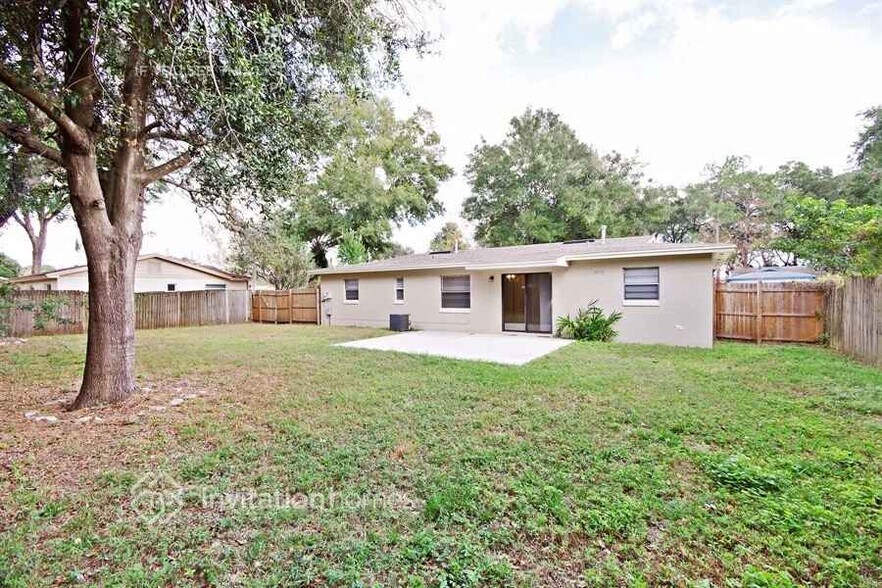 Building Photo - 816 Walnut Pl