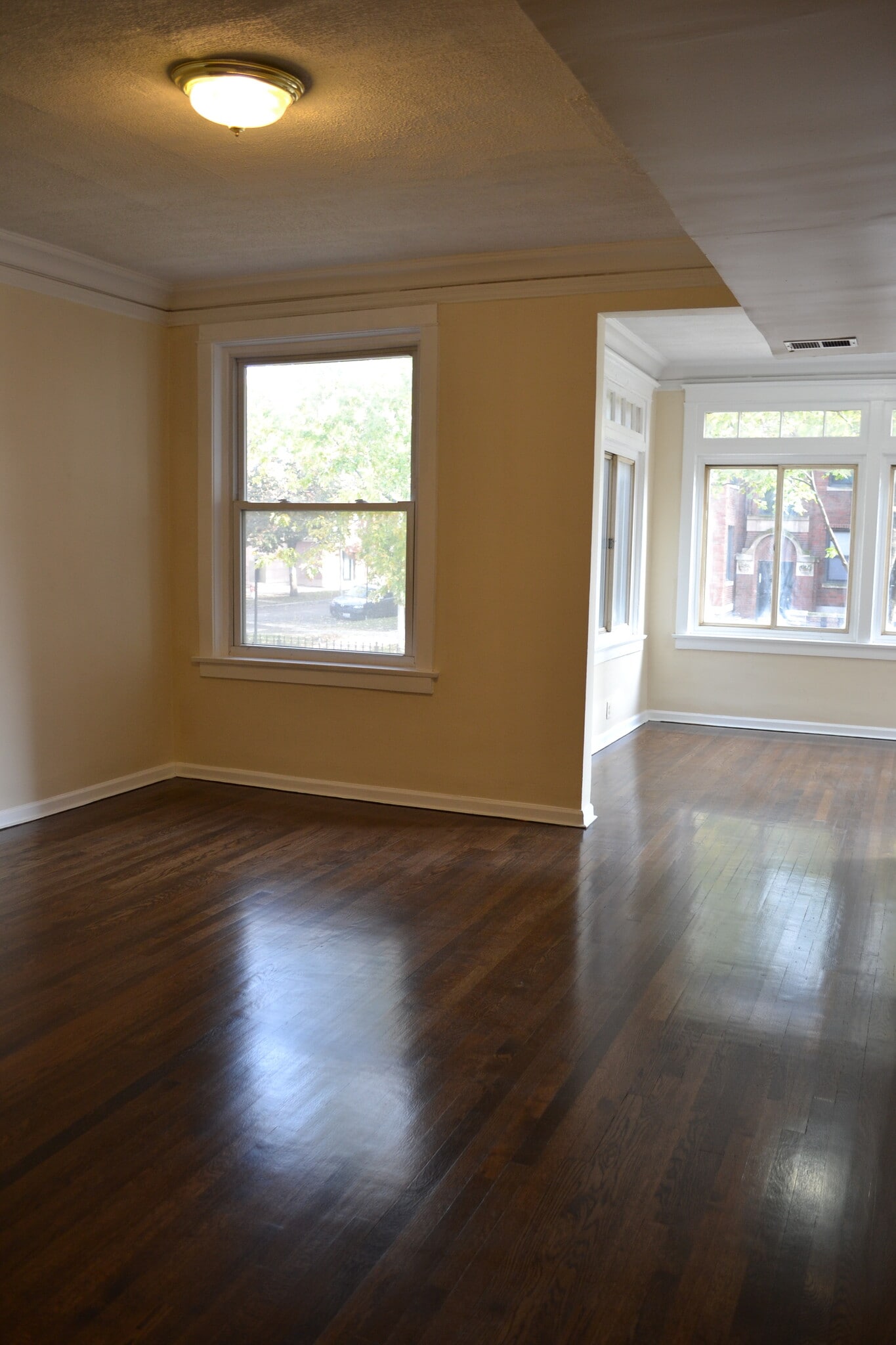 Building Photo - 4820 N Albany Ave