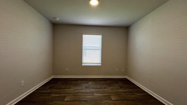 Building Photo - 11186 Elemis Dr
