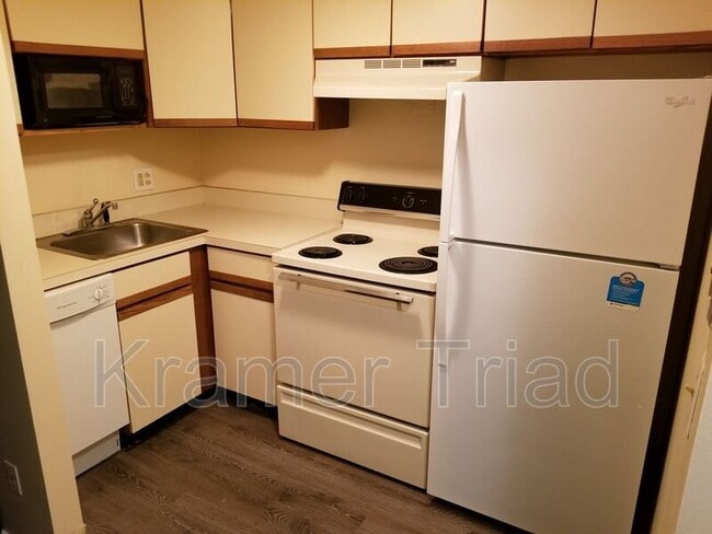 Building Photo - 555 E William St