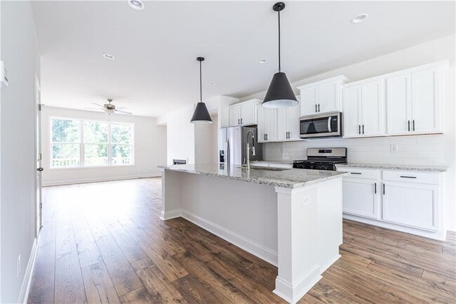 Building Photo - 1296 Ainsworth Alley