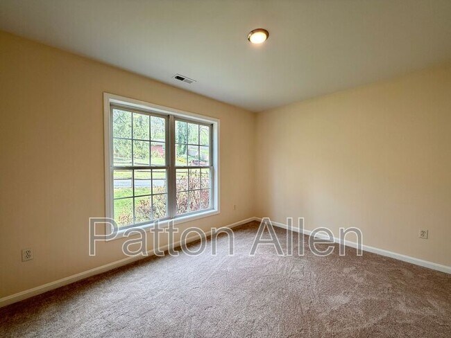 Building Photo - 6 Providence Rd