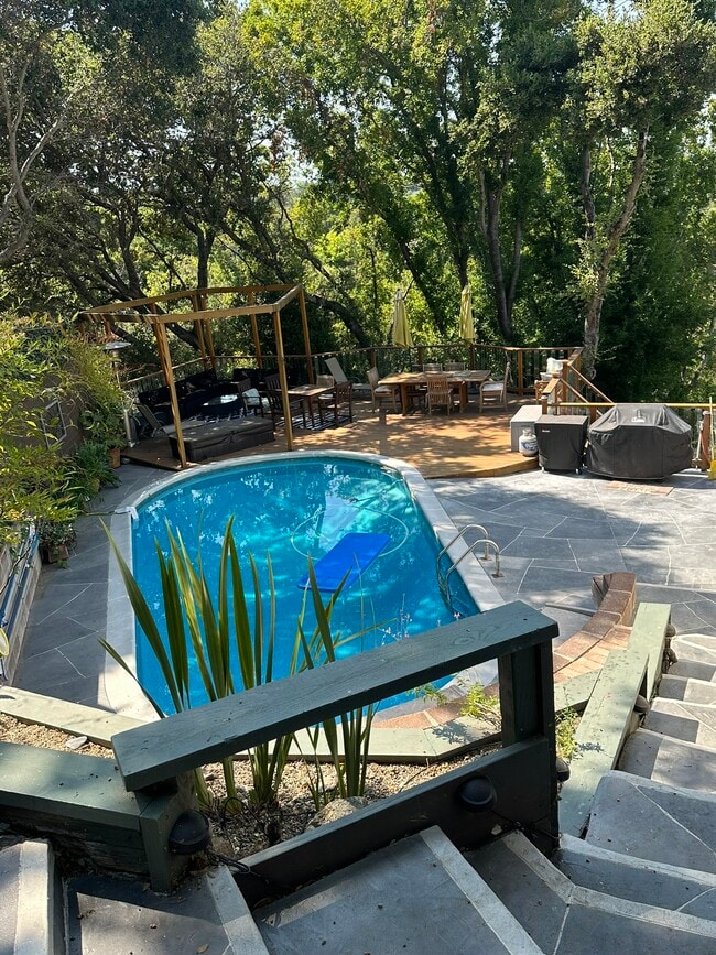 Building Photo - 819 Villa Vista St