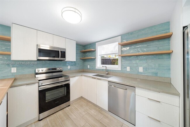 Building Photo - 1117 SW 13th St