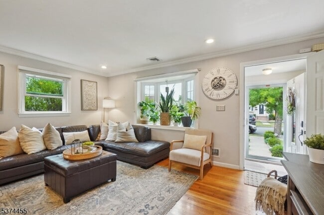 Building Photo - 51 Brookhill Ter