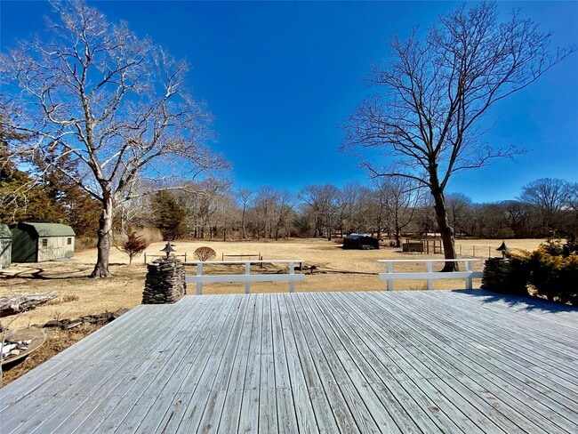 Building Photo - 3825 S Harbor Rd