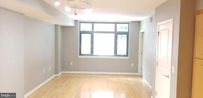 Building Photo - 1117 10th St NW