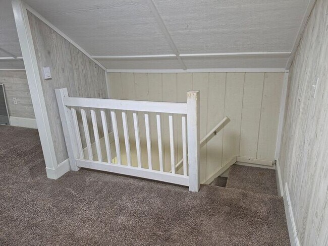 Building Photo - 3 bedroom home Eau Claire
