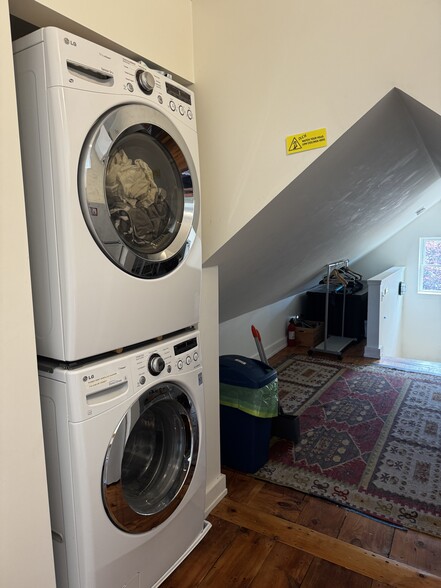 laundry - 33 Atlantic St