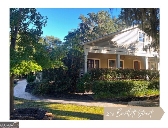 Building Photo - 208 Bartlett St