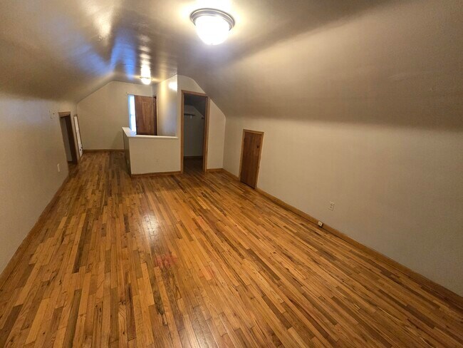 Building Photo - 6109 Farmbrook St