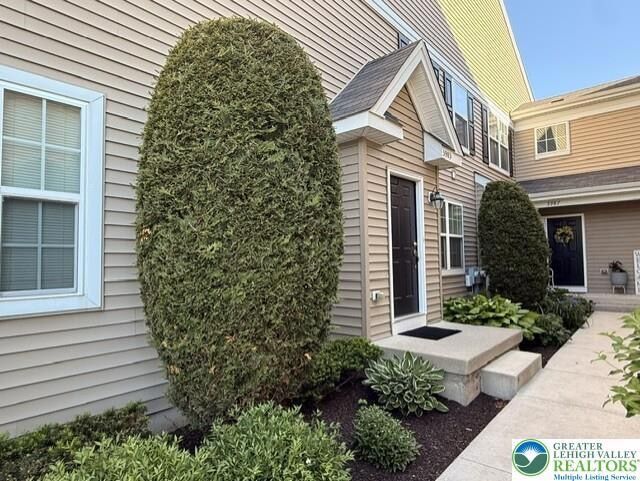 Building Photo - 5985 Valley Forge Dr