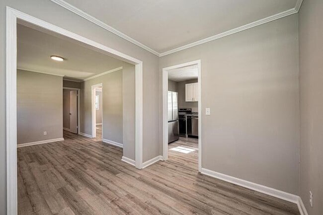 Building Photo - 184 Mill St