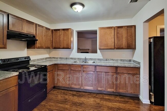 Building Photo - 6805 Bambi Ln
