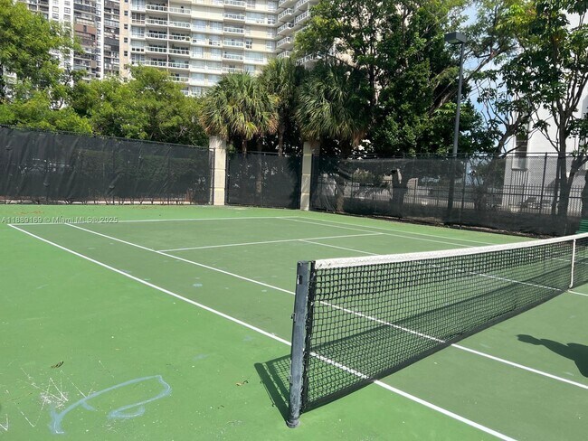 Building Photo - 2475 Brickell Ave