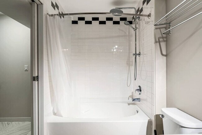 Building Photo - 309 Vine St