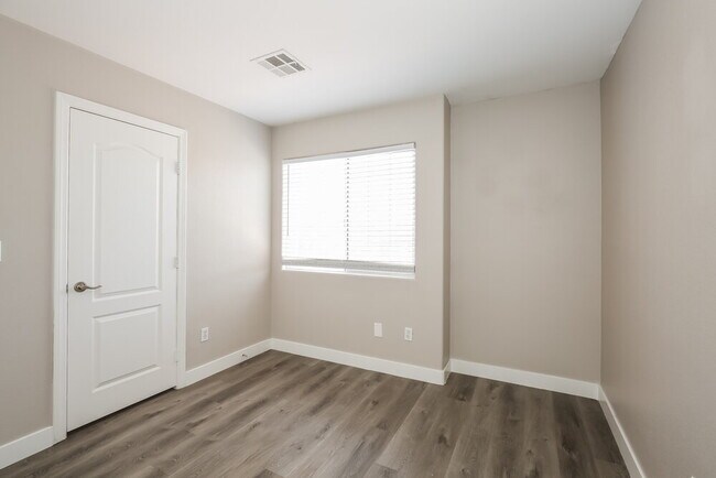 Building Photo - 9304 Freedom Heights Ave