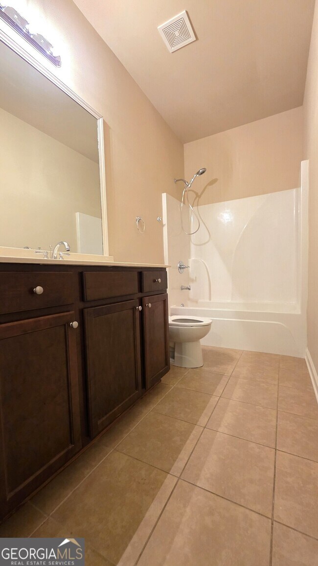 Building Photo - 5240 Brierstone Dr