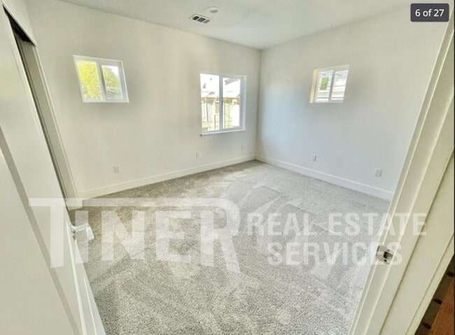 Building Photo - 1509 Eggplant Alley