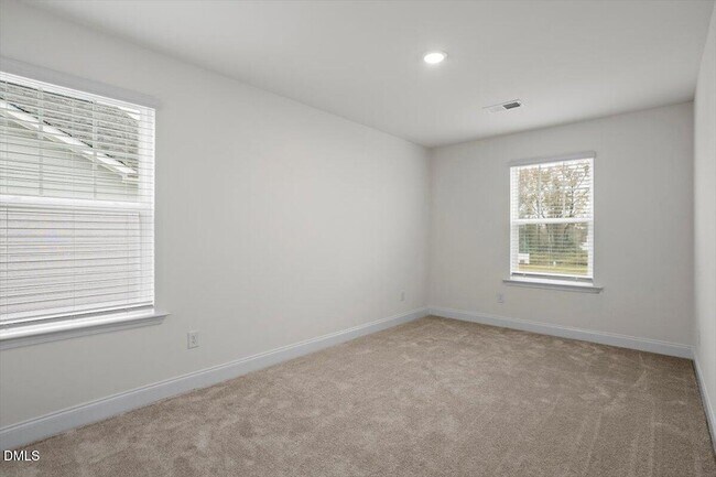 Building Photo - 74 Amaryllis Ln