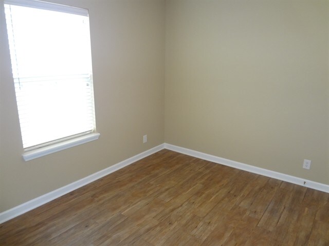 Building Photo - 4648 Birmingham Drive