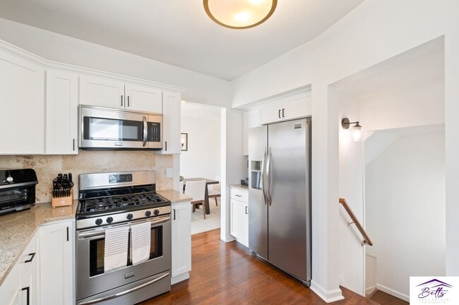 Building Photo - RENTAL PENDING!