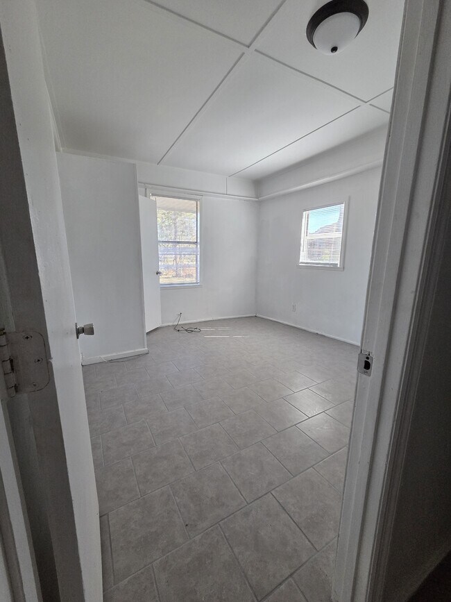 Building Photo - 1814 Karian Dr