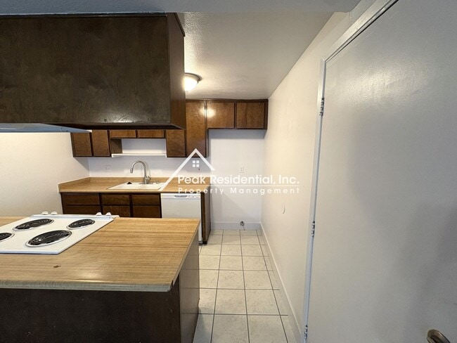 Building Photo - Spacious Fair Oaks 2bd/1ba Duplex with 1 Car Garage