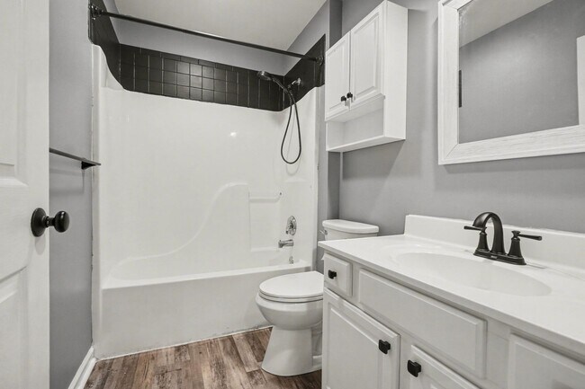 Building Photo - 54 Woodmyre Ln