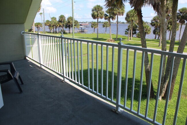 Building Photo - Furnished Riverview Home w/ Pool