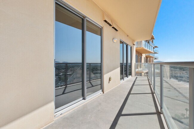 Building Photo - 3 Bedroom Highrise Condo at ONE Las Vegas!