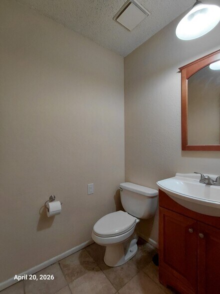 Building Photo - 2331 Siesta Ln