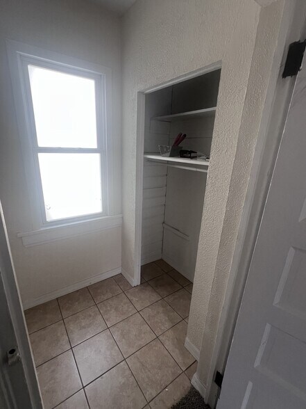 Building Photo - 108 Stamm Ave
