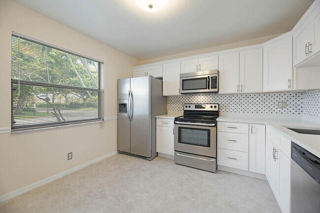 Building Photo - 6384 Boca Cir