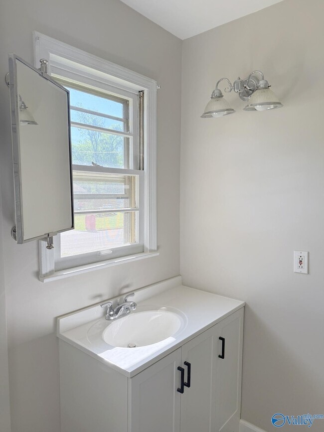 Building Photo - 603 Austin Dr NW