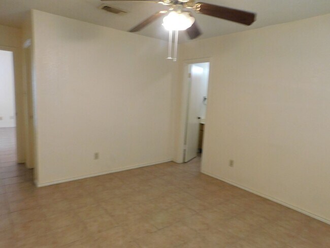 Building Photo - Stockton Properties  ( 2025/27 Redwing Way )