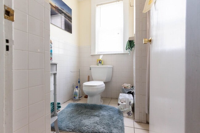 Building Photo - Brighton 4 Bed / 2 Bath – Spacious Layout – 9/1 Move-In