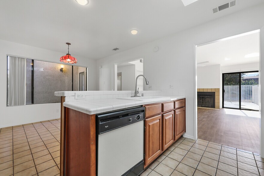 Building Photo - 74239 Santa Rosa Cir