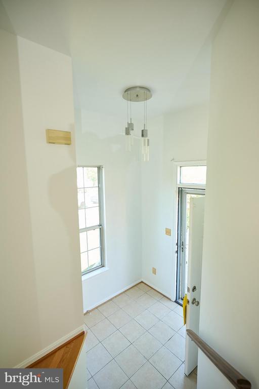 Building Photo - 46760 Hobblebush Terrace