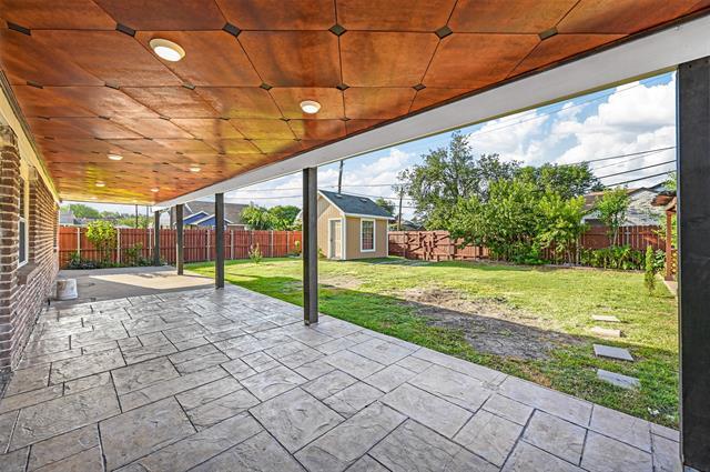 Building Photo - 301 W Grenoble Dr