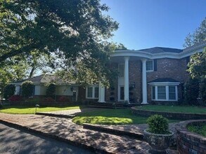 Building Photo - 4011 Spring Mountain Rd