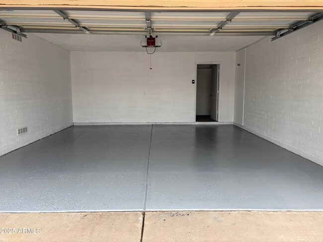 Building Photo - 4410 S Rita Ln