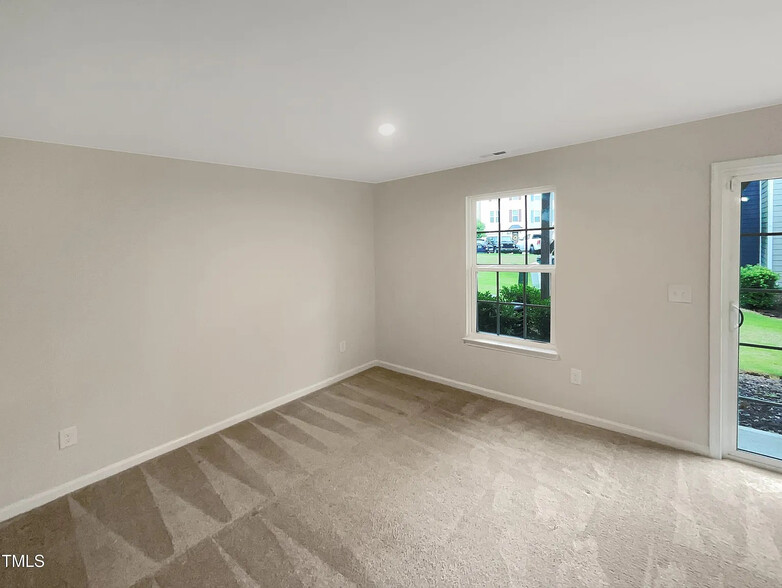 Building Photo - Room in Townhome on Journey Pl