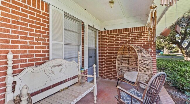 Building Photo - 308 SW Johnson St