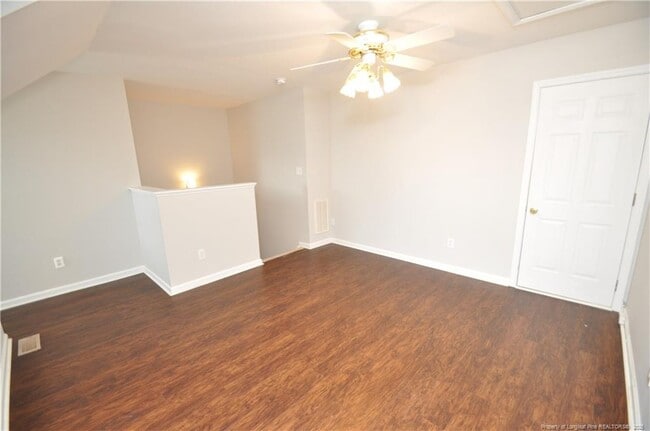 Building Photo - 402 Knightsborough Way