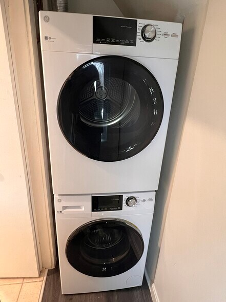 Laundry in unit - 19 Irving St