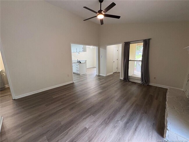 Building Photo - 491 Oates Dr