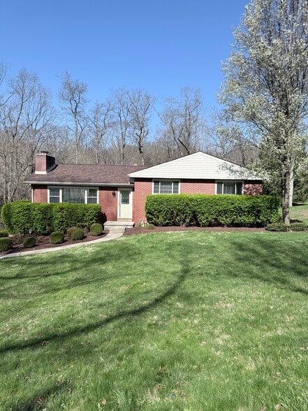 Building Photo - 3295 Woodhaven Dr