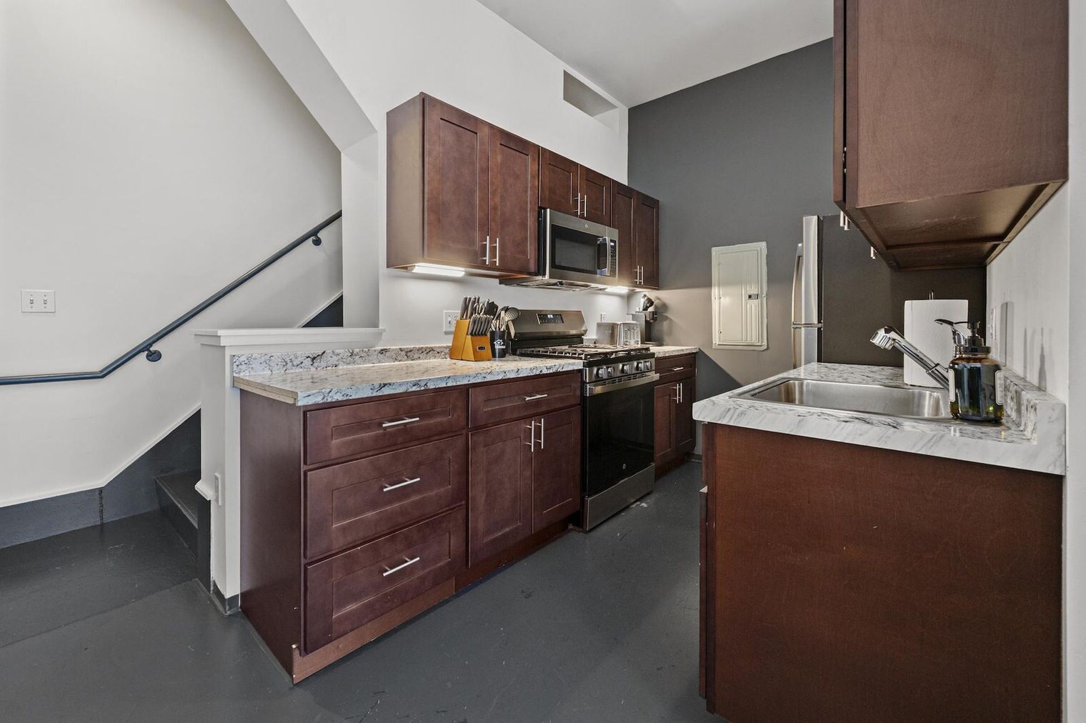 Building Photo - 160 E Berkeley St